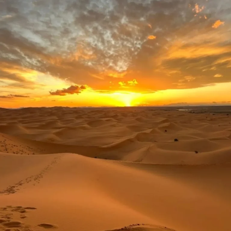 Atardecer en las dunas de Erg Chebbi, Merzouga, Marruecos